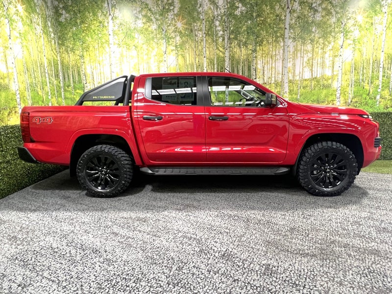 2026 Mitsubishi Triton GLX SPORT 4WD - 2.4 T/D... image 3