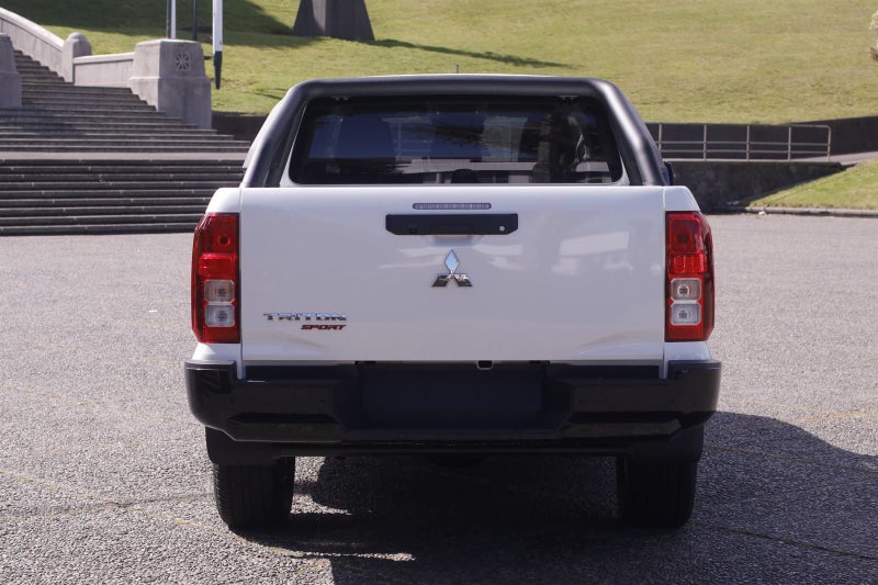 2026 Mitsubishi Triton GLX SPORT 4WD 6AT image 5