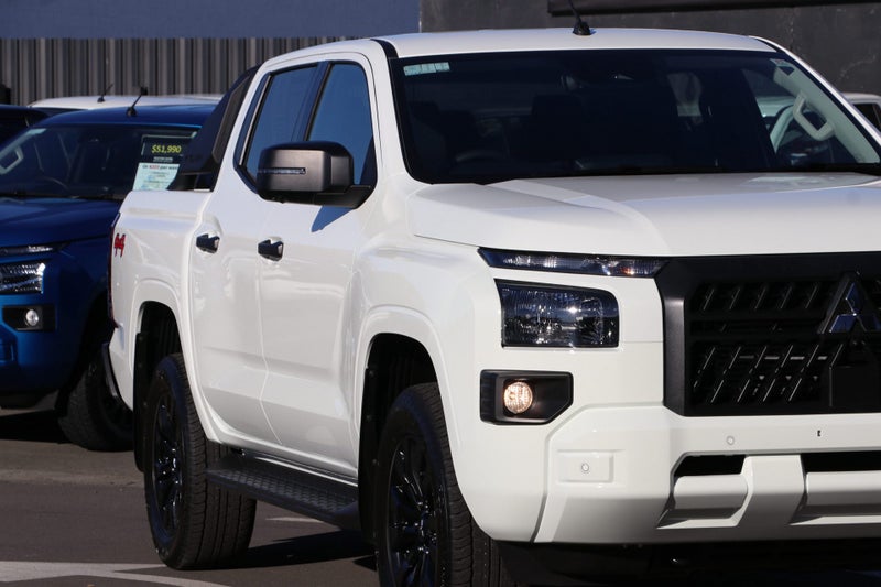 2026 Mitsubishi Triton GLX SPORT 4WD 6At ( GLXS ) image 5