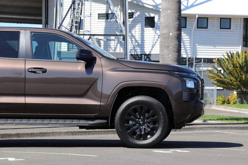 2026 Mitsubishi Triton GLX SPORT 4WD 6At ( GLXS ) image 4