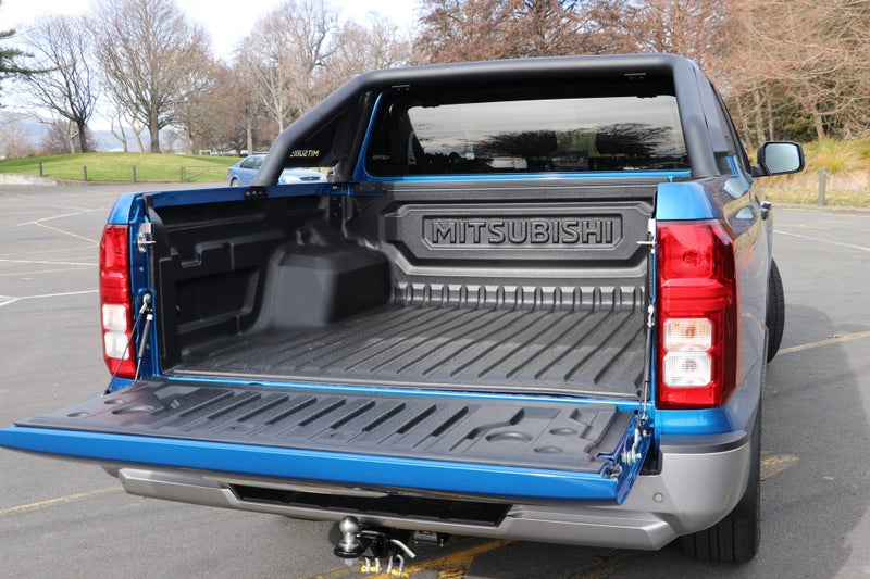 2026 Mitsubishi Triton GLX SPORT 4WD 6At ( GLXS ) image 5