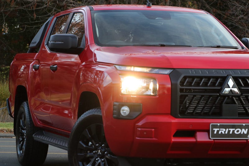 2026 Mitsubishi Triton GLX SPORT 4WD 6At ( GLXS ) image 4