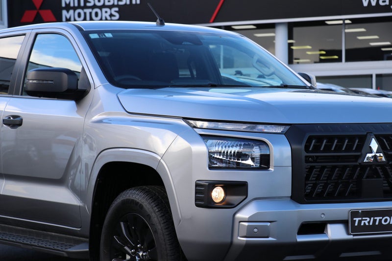 2026 Mitsubishi Triton GLX SPORT 4WD 6At ( GLXS ) image 4