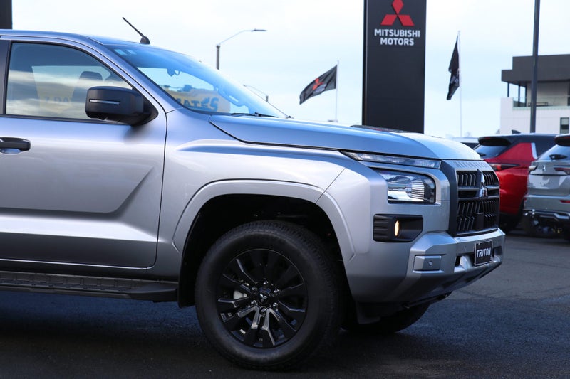 2026 Mitsubishi Triton GLX SPORT 4WD 6At ( GLXS ) image 5