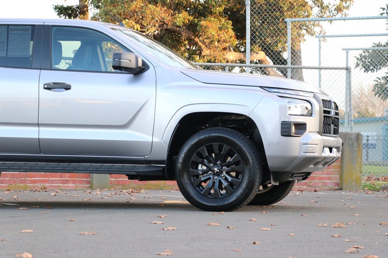 2026 Mitsubishi Triton GLX SPORT 4WD 6At ( GLXS ) image 4