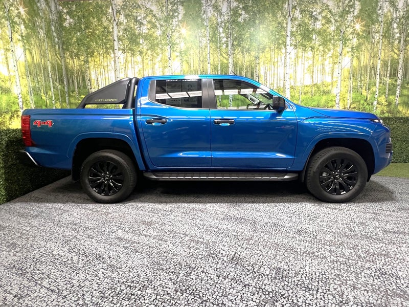 2026 Mitsubishi Triton GLX SPORT 4WD AUTO - New... image 3