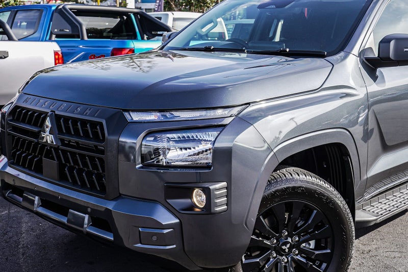2026 Mitsubishi Triton GLX SPORT 4WD DC WS image 3