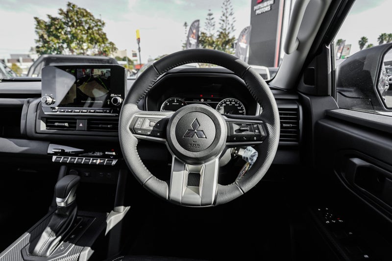 2026 Mitsubishi Triton GLX SPORT 4WD DC WS image 4