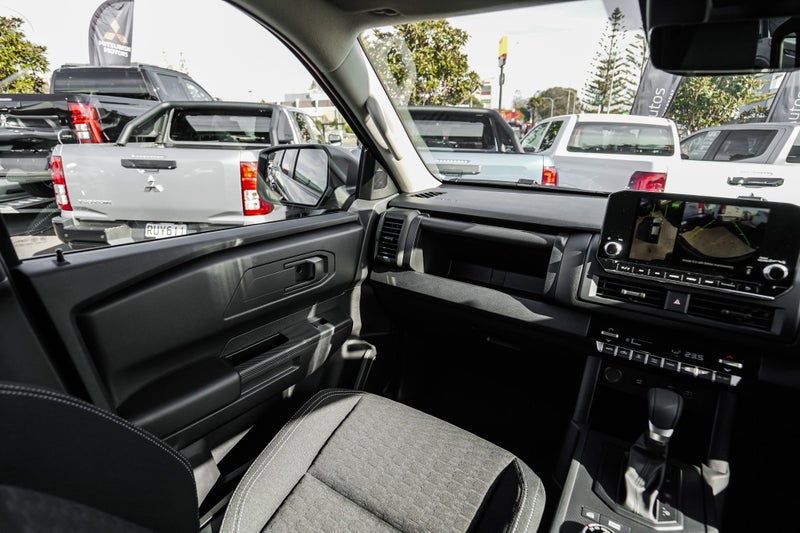 2026 Mitsubishi Triton GLX SPORT 4WD DC WS image 5