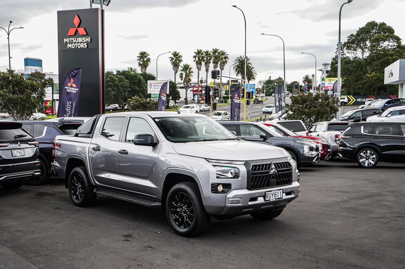 2026 Mitsubishi Triton GLX SPORT 4WD DC WS image 3