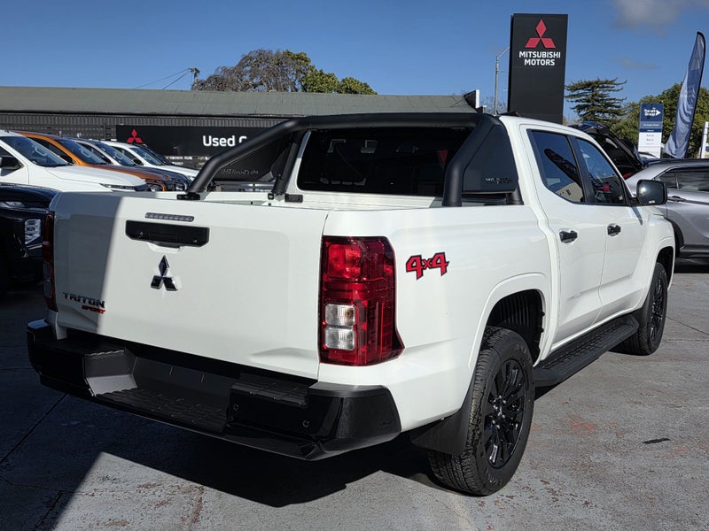 2026 Mitsubishi Triton GLX Sport 4x4 image 2