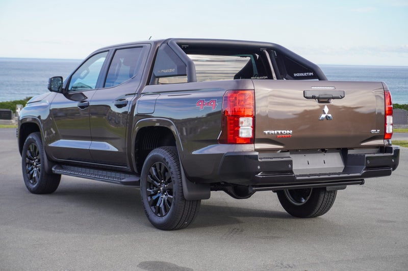 2026 Mitsubishi Triton GLX Sport 4x4 auto image 3