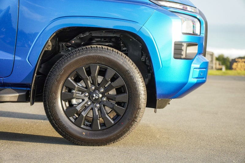 2026 Mitsubishi Triton GLX Sport 4x4 auto image 5