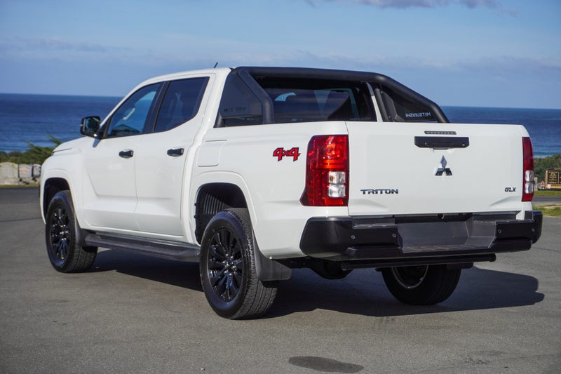 2026 Mitsubishi Triton GLX Sport 4x4 auto image 3