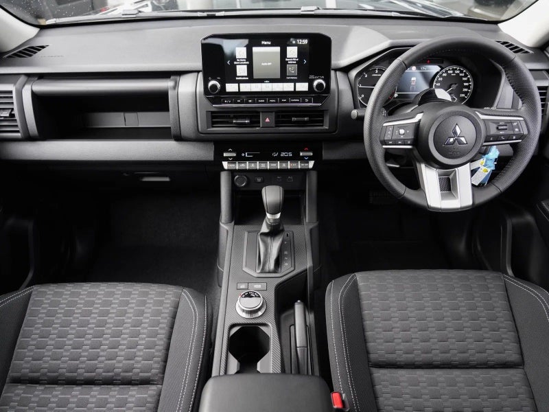 2026 Mitsubishi Triton GLX Sport 4x4 auto image 2