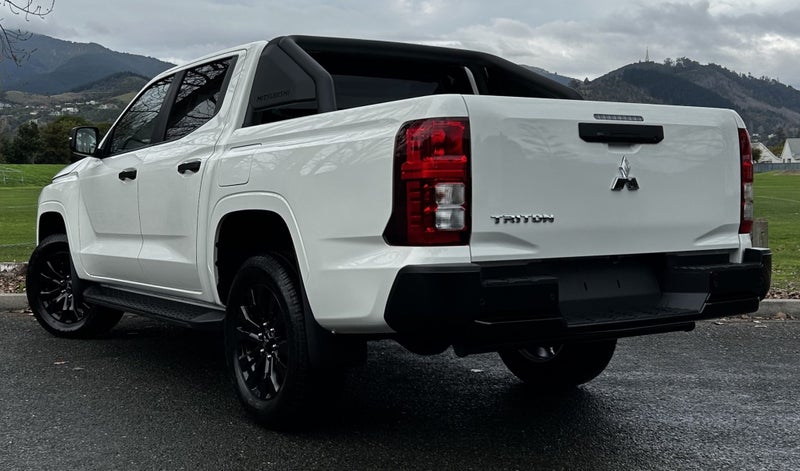 2026 Mitsubishi Triton GLX Sport 4x4 - Limited... image 4