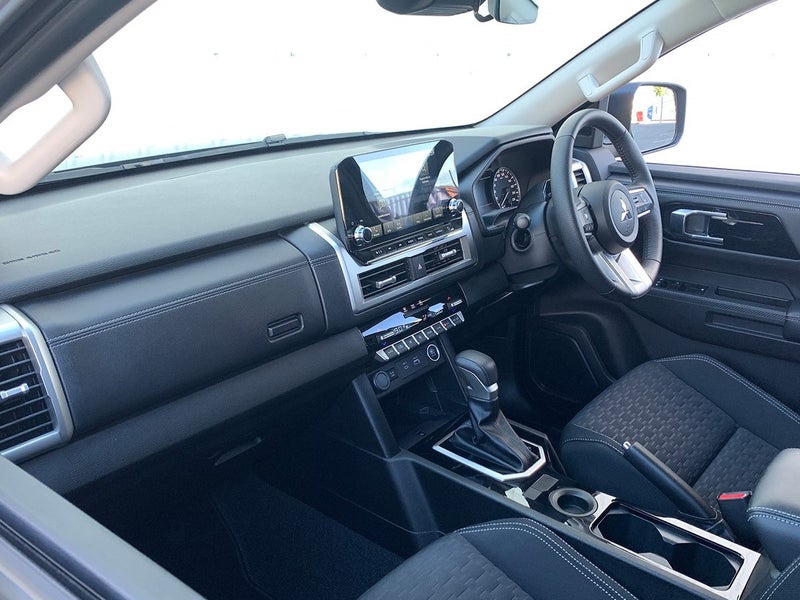 2026 Mitsubishi Triton GLXR 2WD 2.4L Diesel Turbo image 3