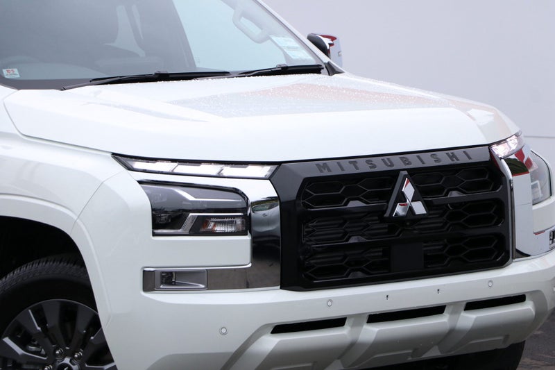2026 Mitsubishi Triton GLXR 4WD AUTO image 4
