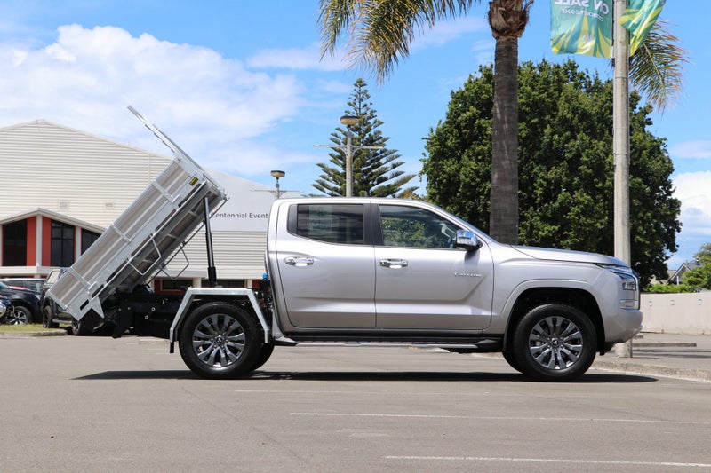 2026 Mitsubishi Triton GLXR 4WD AUTO image 3