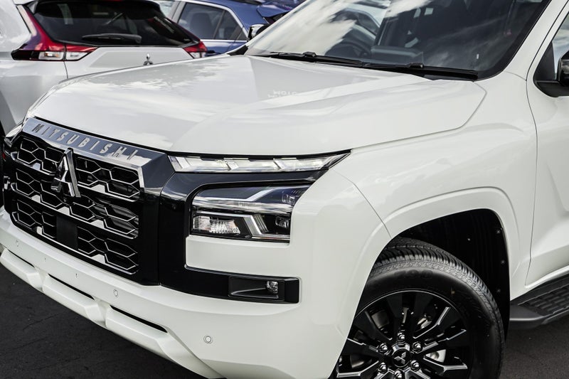 2026 Mitsubishi Triton GLXR 4WD DC WS image 3
