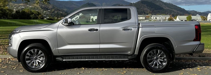 2026 Mitsubishi Triton GLXR 4WD - In stock now image 3