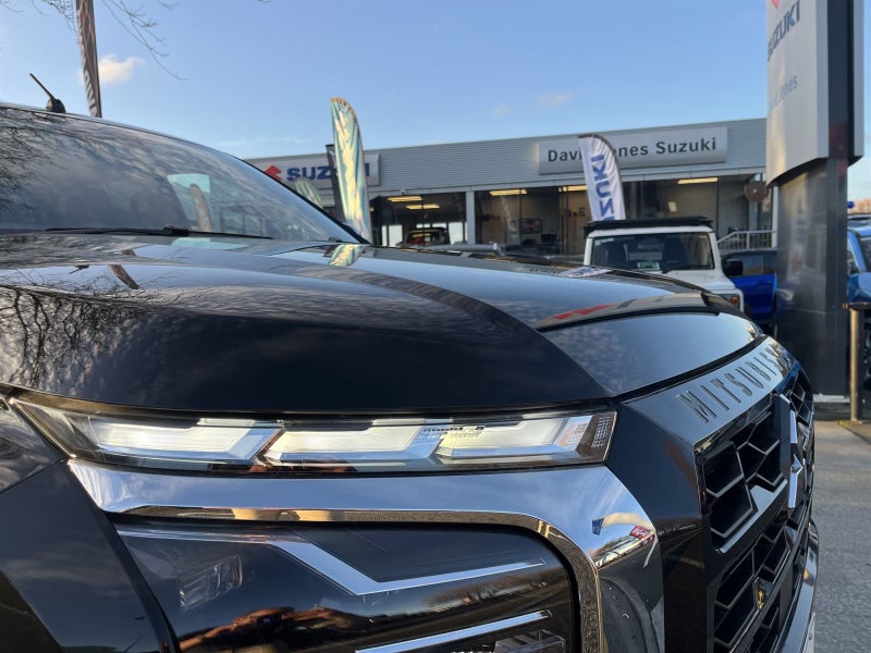 2026 Mitsubishi Triton GLXR Flatdeck image 2