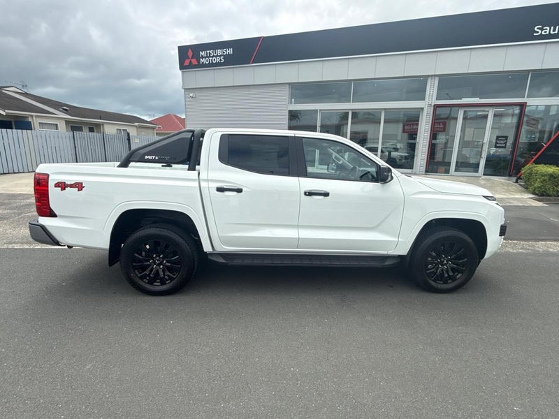 2026 Mitsubishi Triton GLXS Sport image 3