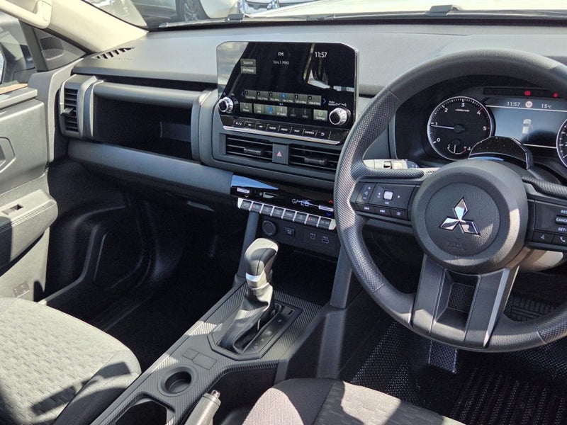 2026 Mitsubishi Triton SC CH 2.4D GLX 2WD 6AT image 2