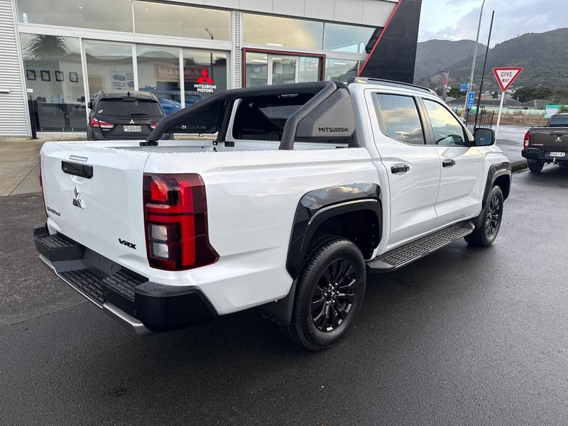 2026 Mitsubishi Triton VRX image 4