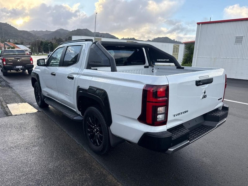 2026 Mitsubishi Triton VRX image 5