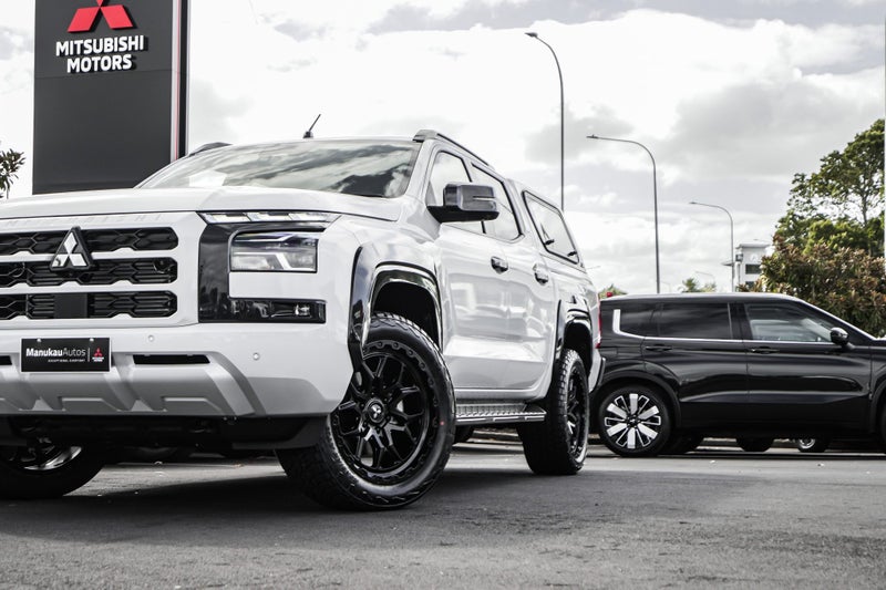 2026 Mitsubishi Triton VRX 2WD DC WS image 2