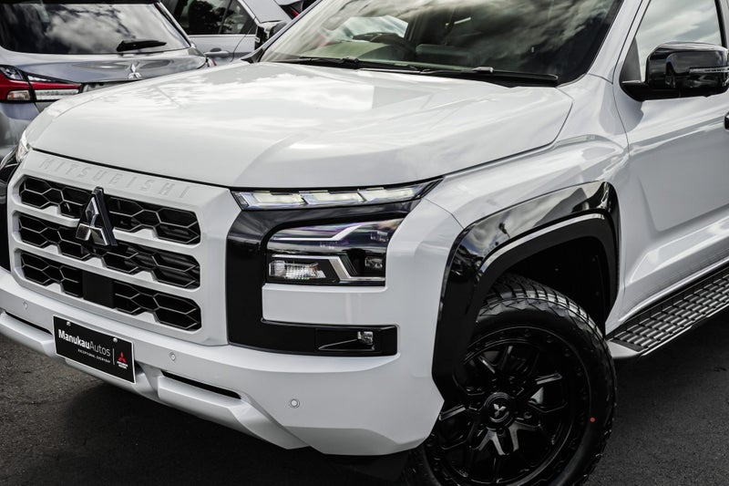 2026 Mitsubishi Triton VRX 2WD DC WS image 3