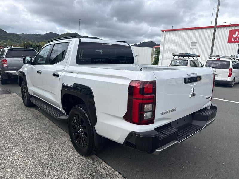 2026 Mitsubishi Triton VRX image 5