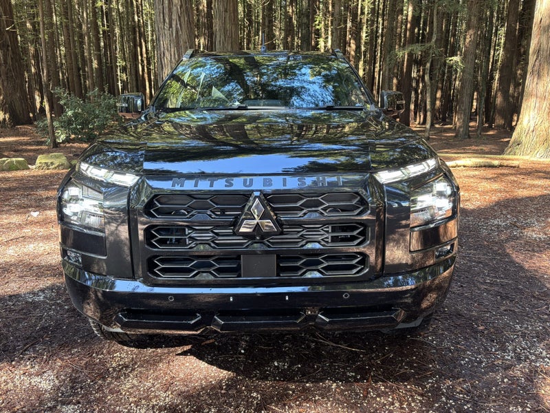 2026 Mitsubishi Triton VRX 4WD image 2