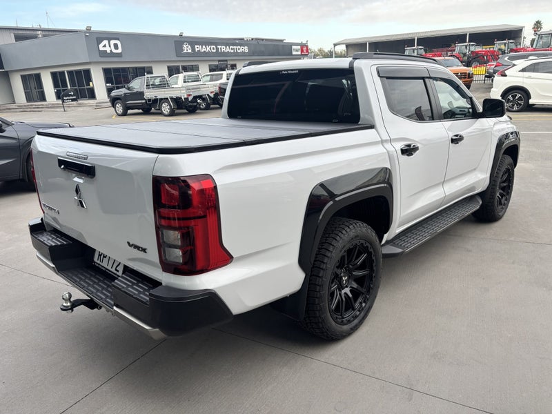 2026 Mitsubishi Triton VRX 4WD image 3