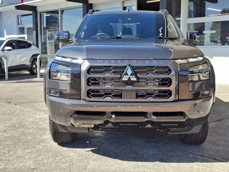 2026 Mitsubishi Triton VRX 4WD 6At 2.4Dt - image 2