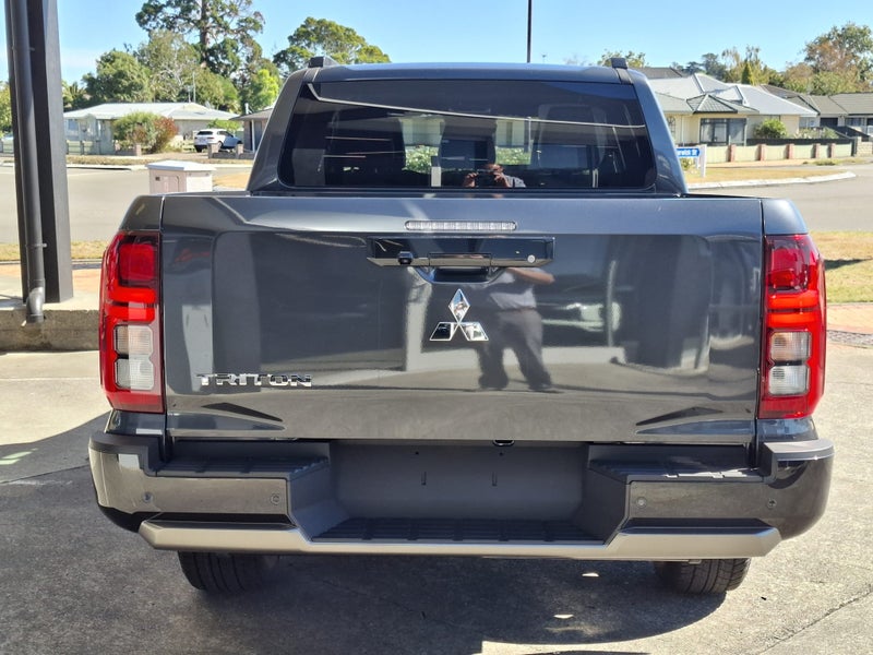 2026 Mitsubishi Triton VRX 4WD 6At 2.4Dt - image 5