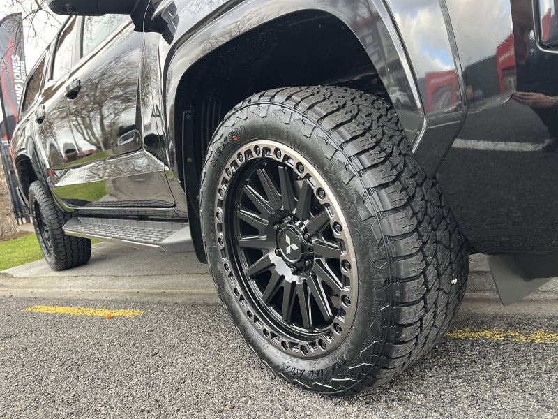 2026 Mitsubishi Triton VRX 4WD 6AT image 3
