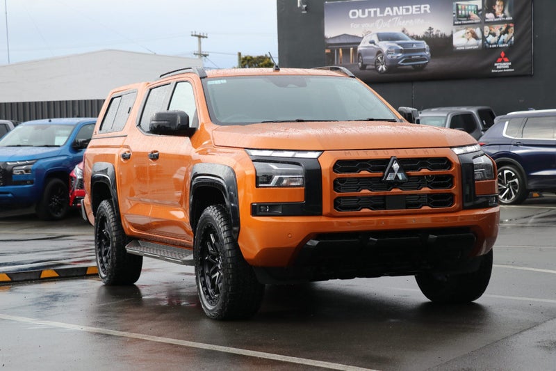 2026 Mitsubishi Triton VRX 4WD Auto image 5