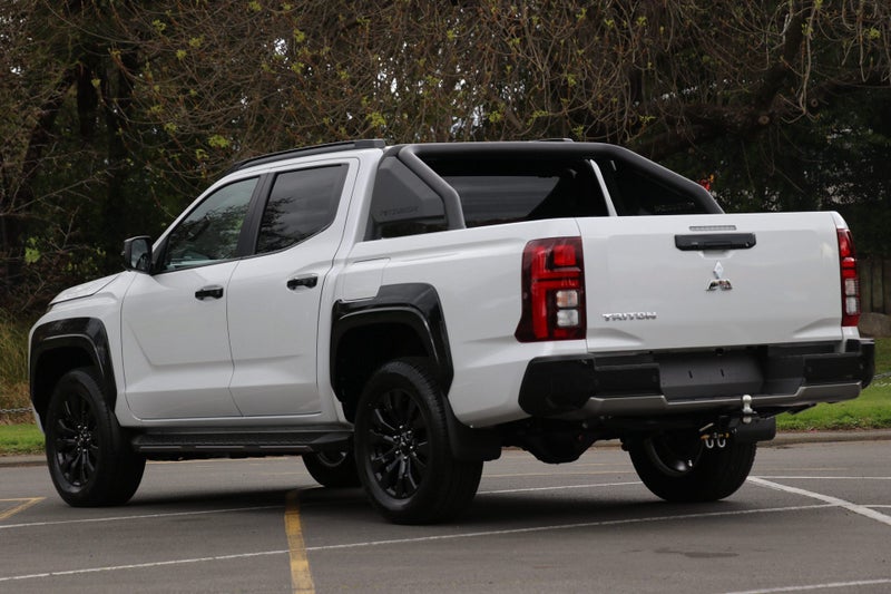 2026 Mitsubishi Triton VRX 4WD Auto image 2