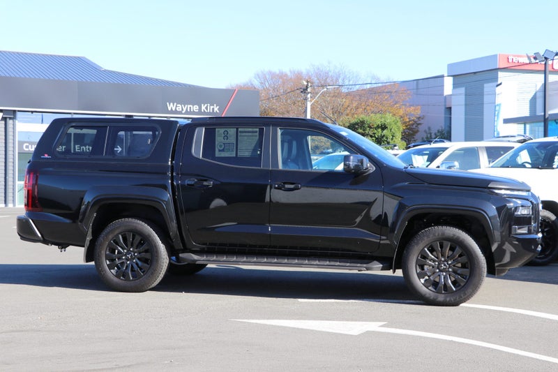 2026 Mitsubishi Triton VRX 4WD Auto image 3