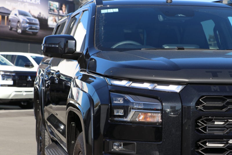 2026 Mitsubishi Triton VRX 4WD Auto image 5