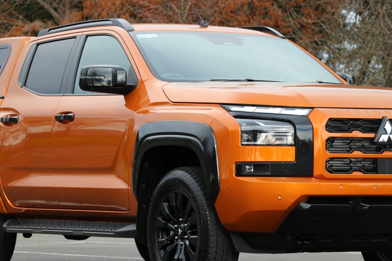 2026 Mitsubishi Triton VRX 4WD Auto image 4