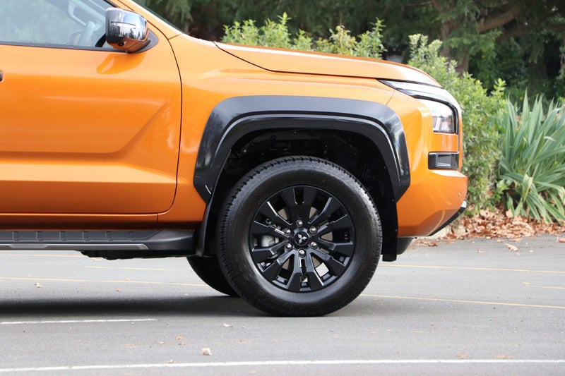2026 Mitsubishi Triton VRX 4WD Auto image 5