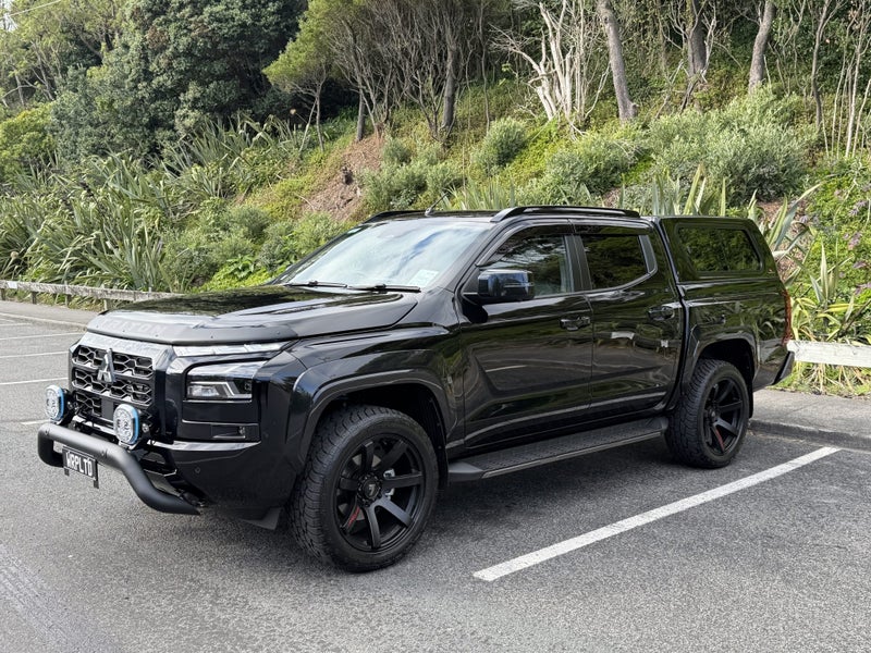 2026 Mitsubishi Triton VRX 4WD Automatic image 3