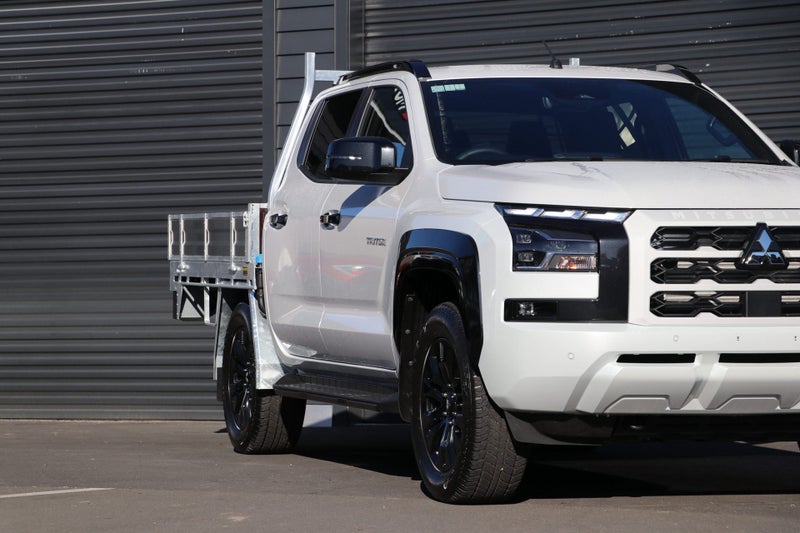 2026 Mitsubishi Triton VRX 4WD Flat Deck image 4