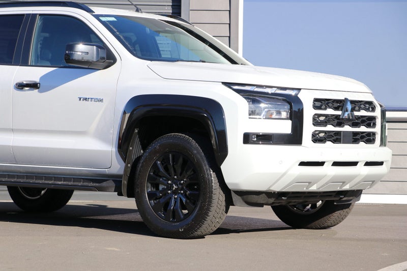 2026 Mitsubishi Triton VRX 4WD Flat Deck image 5