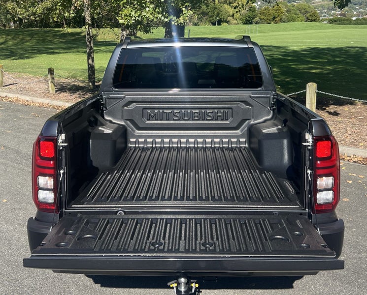 2026 Mitsubishi Triton VRX 4WD - NEW MODEL IN S... image 4