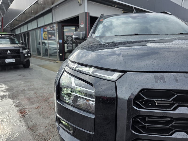 2026 Mitsubishi Triton VRX 4x4 image 4