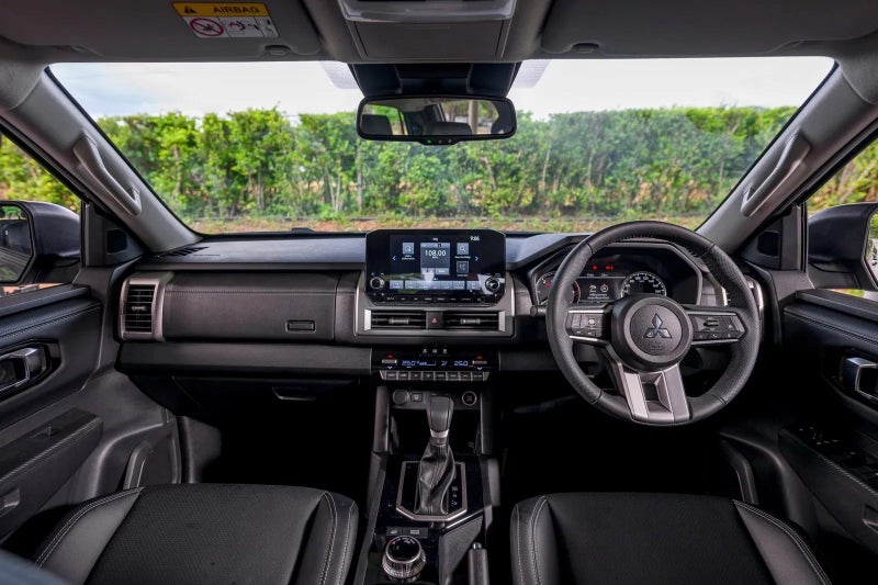 2026 Mitsubishi Triton VRX 4x4 6-sp auto image 4